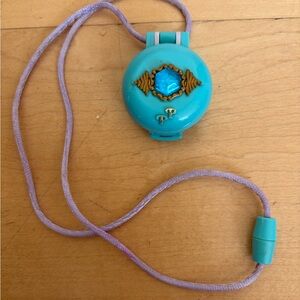 Polly Pocket Princess Polly in her Dressing Up Jewel Locket